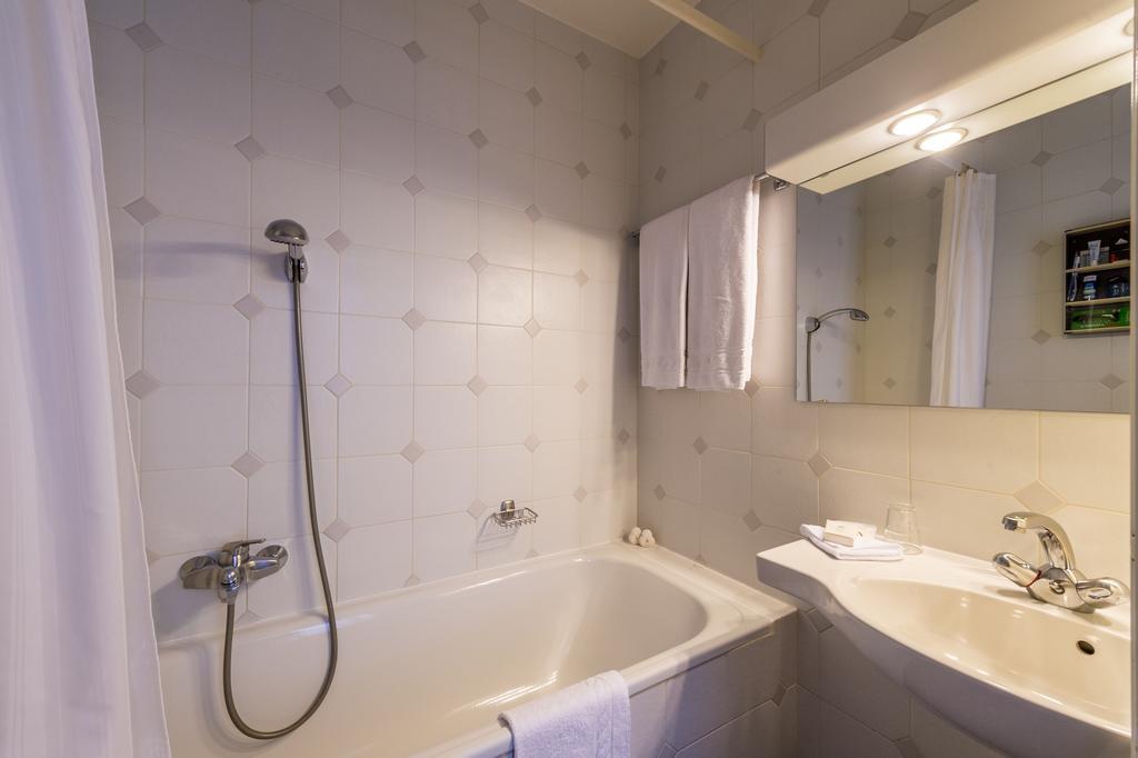 Superior Single Room,111968553:JPEG